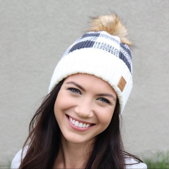 ✨LAST ONE✨Gray plaid Pom Fleece Lined Beanie - Picture 2 of 2